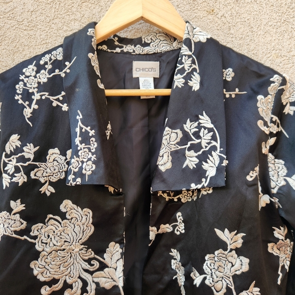 CHICO'S Women's Blazer Medium Black Silk Blend Embroidered Floral Whimsigoth - Picture 2 of 10